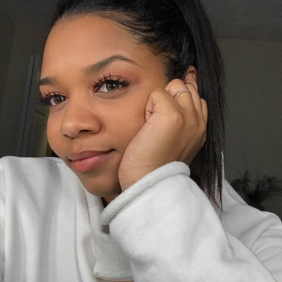 Meet your Posher, Jazmine - Picture 1 of 1